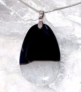 Agate Black and White Oval Pendant - New Earth Gifts