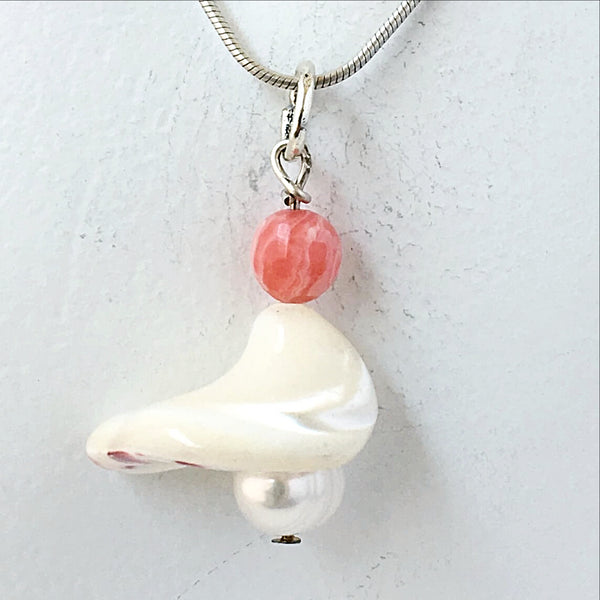 Mother of Pearl Beachy Style Pendant | New Earth Gifts