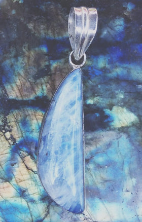 Moonstone Pendant Blue Flash | New Earth Gifts